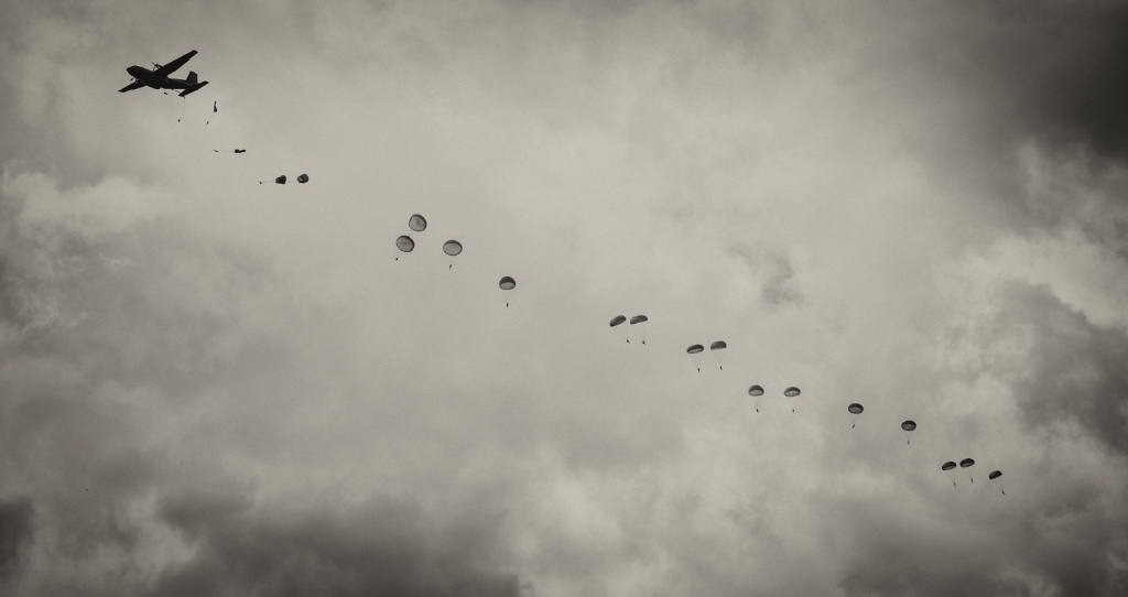 Rødt Venstre støtter ”Læger uden Grænsers” kritik af Danmarks plan om nedkastning af nødhjælp fra luften